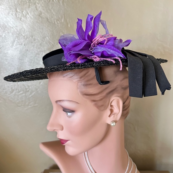 FUNTASTIC 1950's BLACK STRAW & VELVET HAT + PURPLE FLOWER + GROSGRAIN STREAMERS